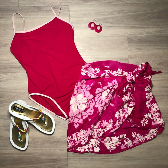 Pink Hawaiian print sarong - Picture 4 of 4